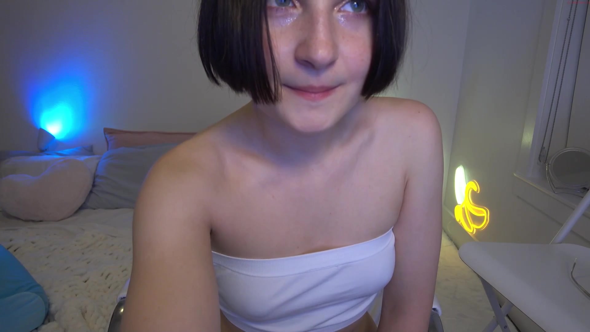 Miacalvin69 sucking dick and jerking off on camera showing her little holes...